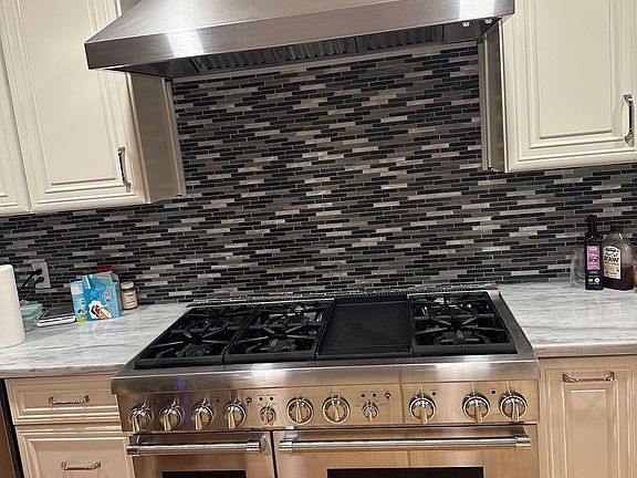 Luxury Thermador 6-gas stove and oven