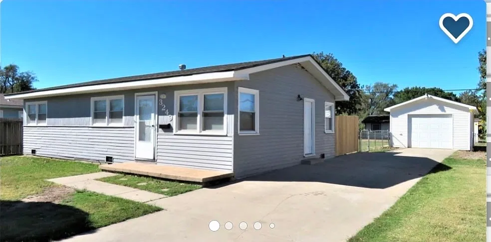 3 bed, 1000 sqft, $1,200 — Photo 1