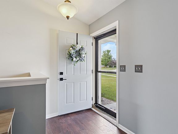 4th image of 4617 Parkwood Dr