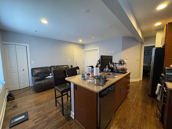 4th image of 4226 N Whipple St APT 1S