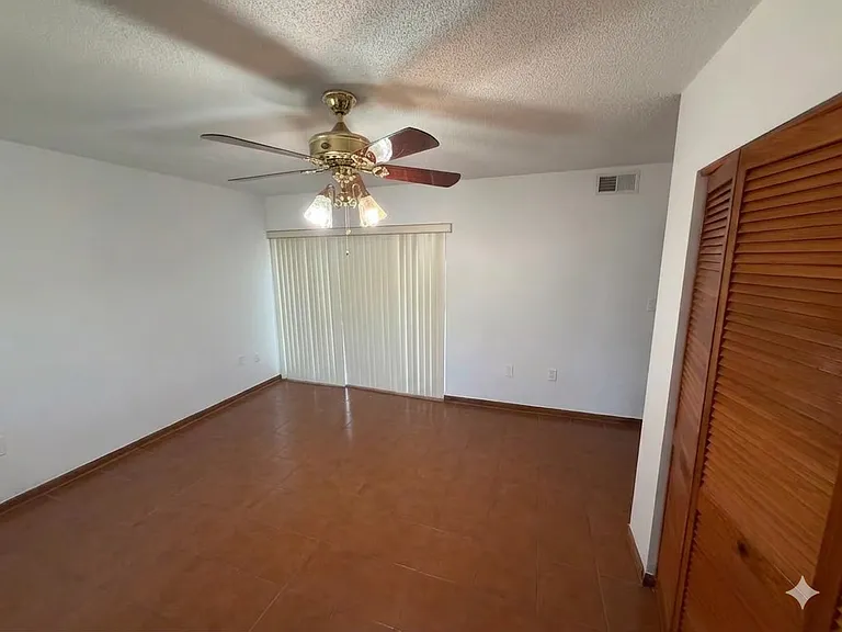 14279 Kendale Lakes Cir — Photo 34