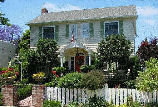 2732 Azalea Dr, Georgian Revival  Home