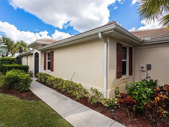 3rd image of 10657 Camarelle Cir