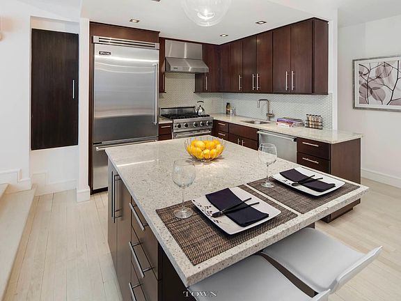 3rd image of 88 Jane St #C