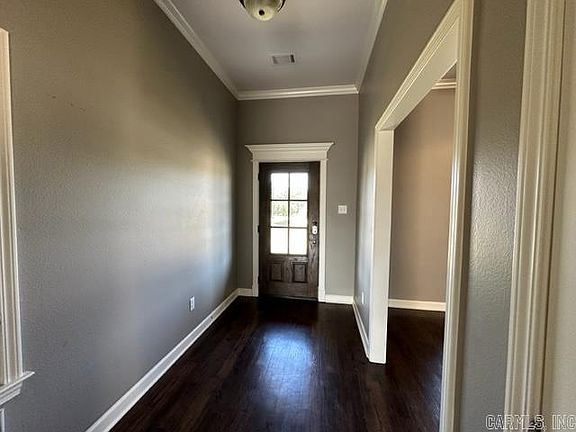 4th image of 9 Lynndi Ln