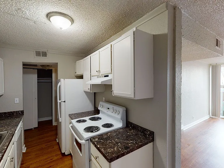 Amber Apartments — Photo 10