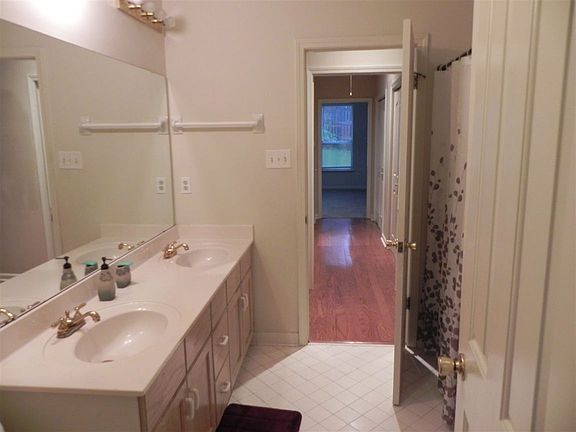 4th image of 8171 Walnut Knoll Cv