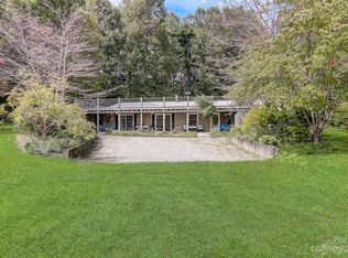 1982 Jeter Mountain Rd, Hendersonville, NC 28739