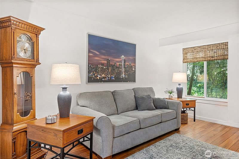 3rd image of 11002 SE Petrovitsky Road #G102