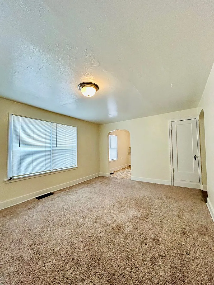 3rd Street Apts — Photo 4
