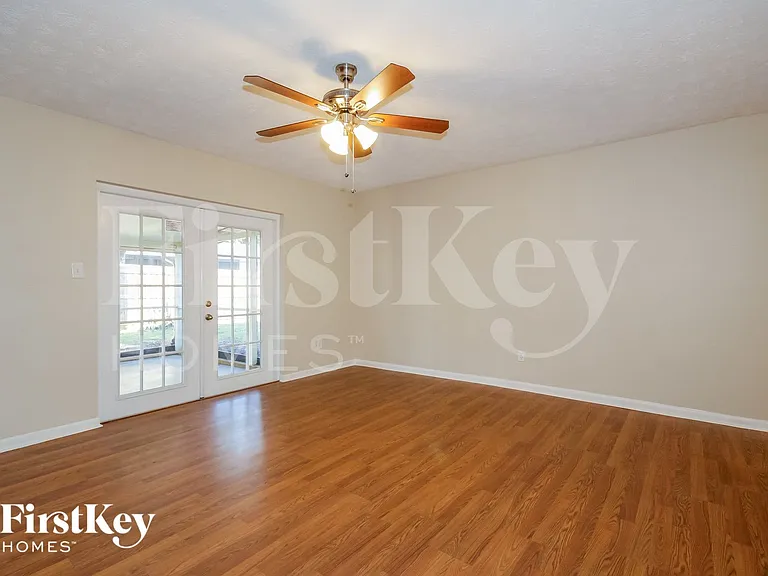 3814 Treadway Dr — Photo 3