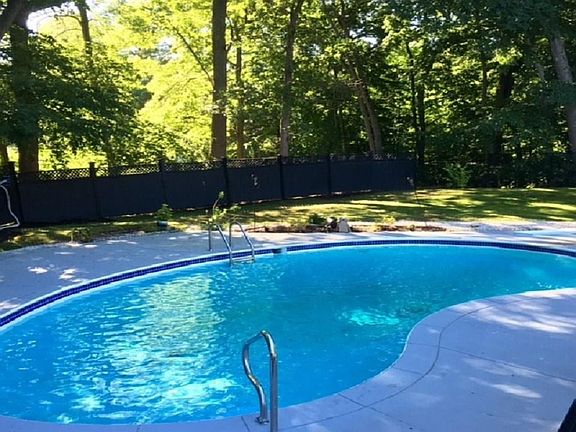 5th image of 22 Sycamore Dr
