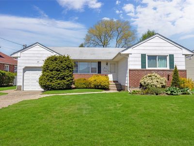 1 Magenta Street, Hicksville, NY, 11801