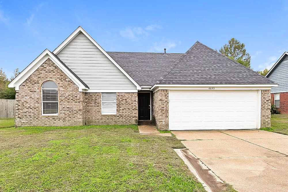 3 bed, 2.0 bath, 1365 sqft, $2,340 — Photo 1