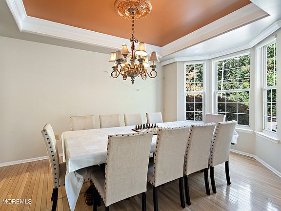 3rd image of 178 Woodleigh Place