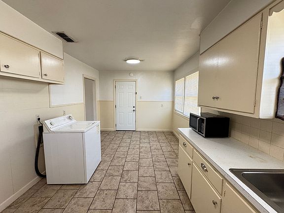 4th image of 4614 36th St