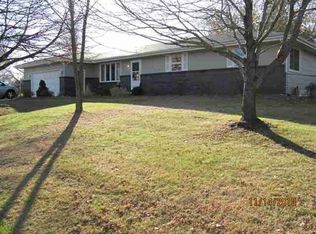 9357 Polaris Dr, Bloomington, IL 61705