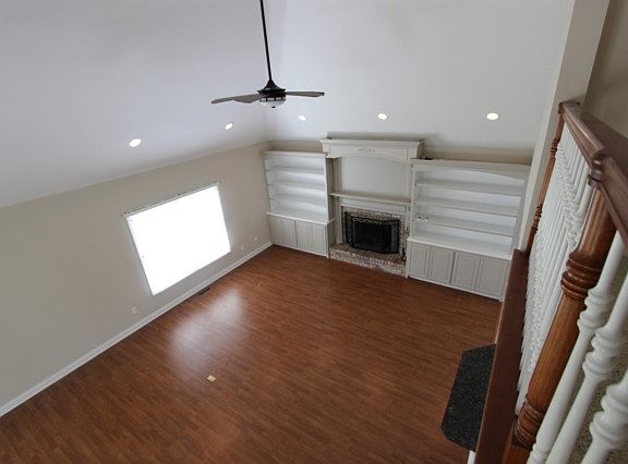 4th image of 4299 Hawthorne Dr