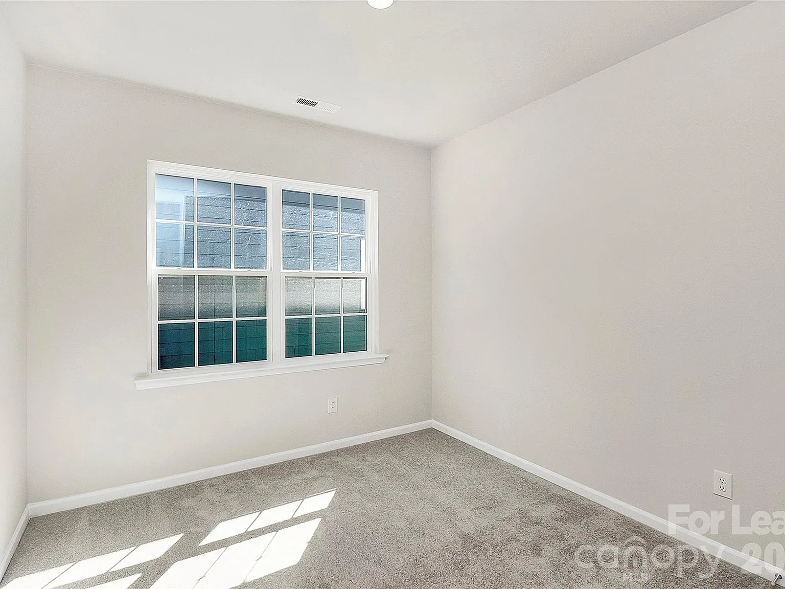 3 bed, 2.0 bath, 1592 sqft, $2,000 — Photo 4