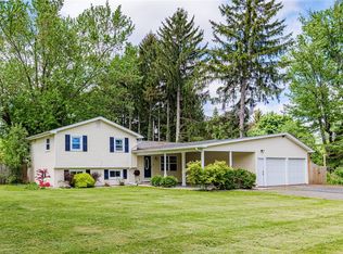 2 Vincor Dr, Rochester, NY 14624