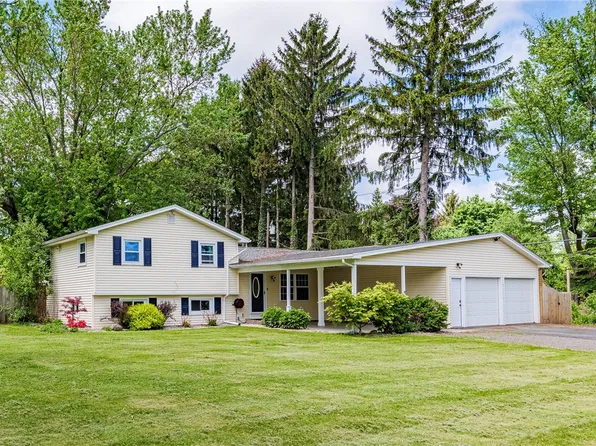2 Vincor Dr, Rochester, NY 14624