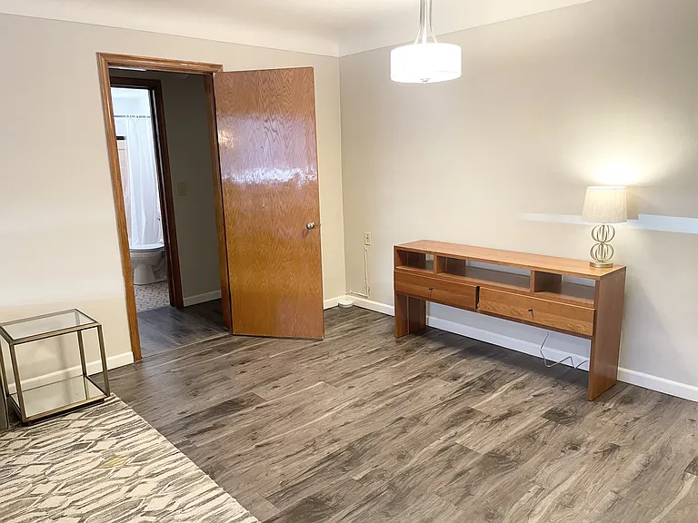 Randolph Apartments — Photo 5