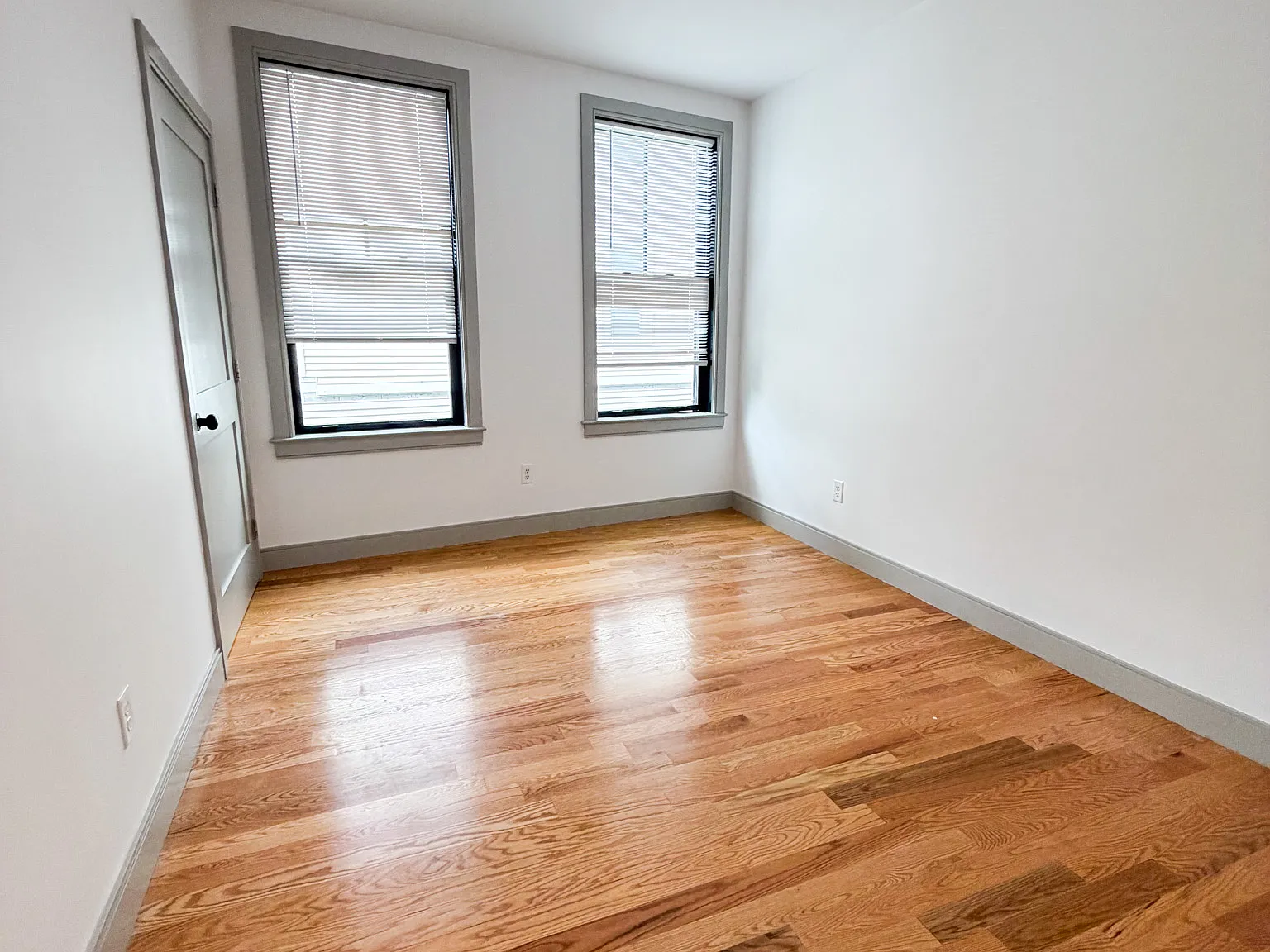 15-17 Maywood Street - 15-2 — Photo 4
