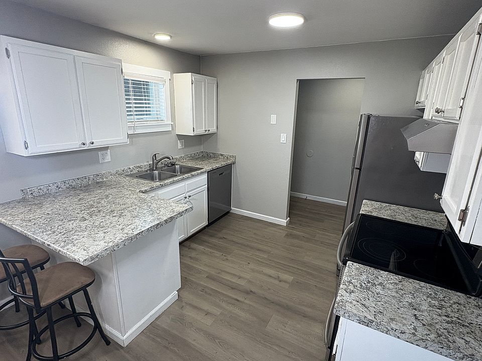 1st image of 1721 E 59th Ave #3