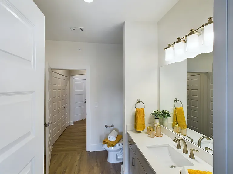 Anchor 934 Apartments — Photo 18
