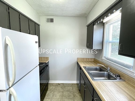 3rd image of 3704 Hacker Ct #2