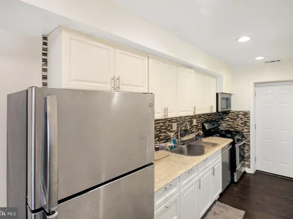 964 Mount Olivet Rd NE, Washington, DC 20002