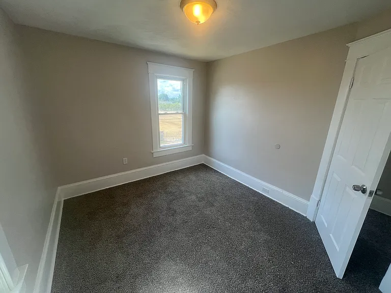 893 Battles Ave — Photo 8
