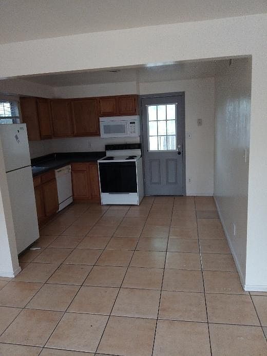 1st image of 1555 N 6th Ave #A