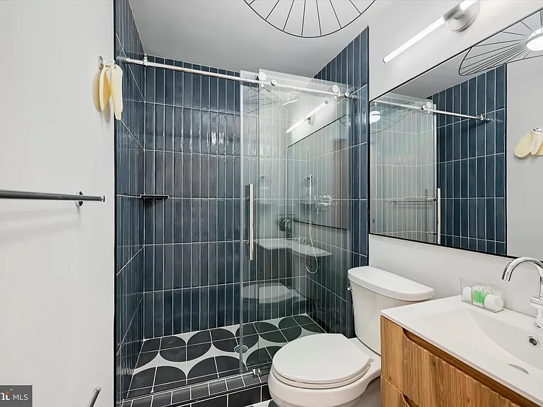 1705 Olive St — Photo 14