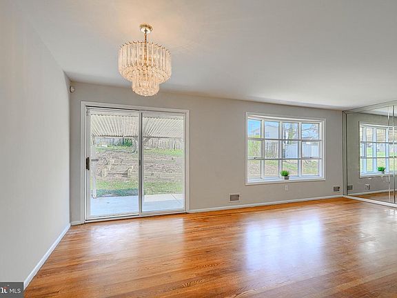 3rd image of 1741 Ellinwood Rd
