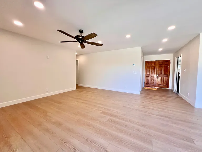 1044 Nolbey St — Photo 4