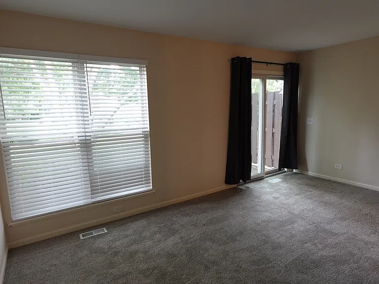 1070 Woodhill Ct — Photo 12