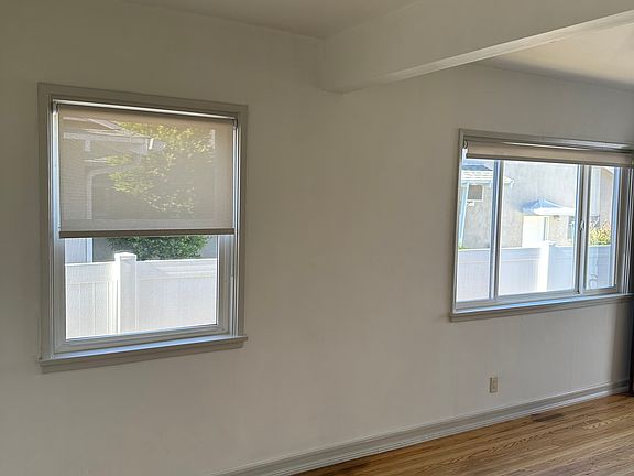 3rd image of 4809 Topanga Canyon Blvd