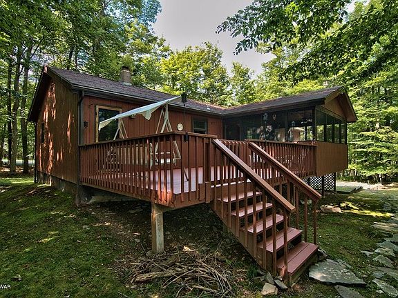 4th image of 165 Parkwood Dr