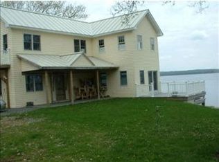 8 Lincoln Dr, Newport, ME 04953