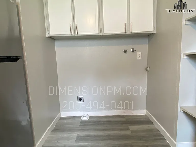 Updated Townhouse Style Apartments — Photo 4