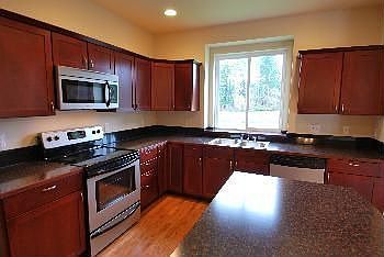 5th image of 402 Watercress St