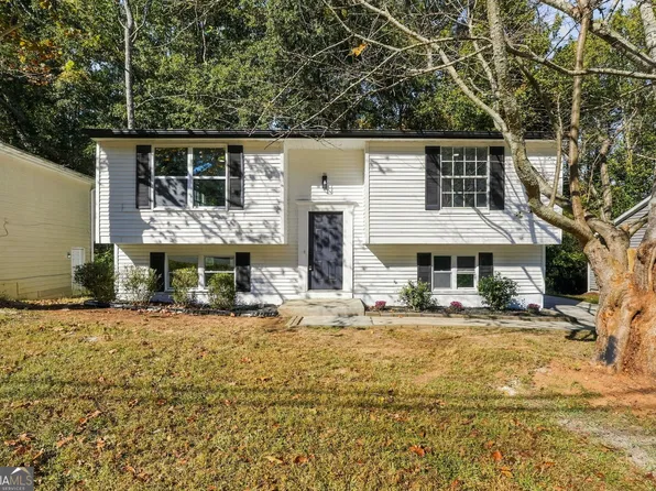 2075 Countydown Ln, Stone Mountain, GA 30088