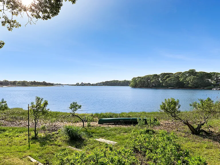 33 Bluff Point Rd — Photo 17