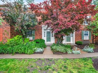 1015 Trevitt Cir N, Cleveland, OH 44143