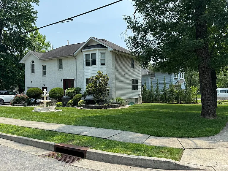 5 Hollywood St — Photo 4