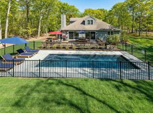 16 Hildreth Rd, Hampton Bays, NY 11946