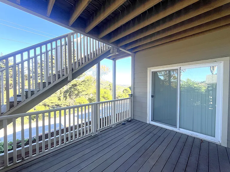 324 Selma St — Photo 39