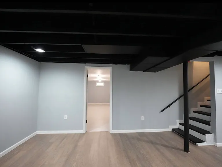 647 Bismark Ave — Photo 22