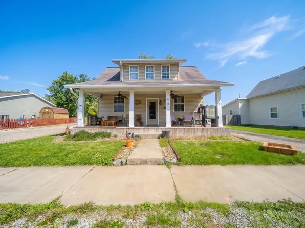 618 S 17th St, Elwood, IN 46036